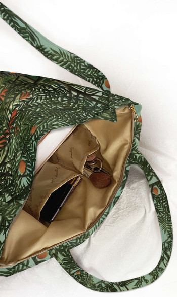 Torba na ramię shopper Woman Walking in an Exotic Forest Henri Rousseau