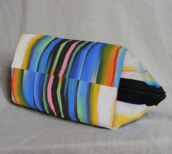 Kosmetyczka Szare linie z czarnym, niebieskim i żółtym Georgia O’Keeffe