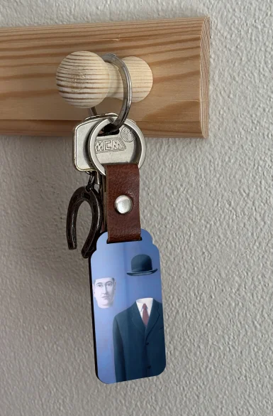 Brelok Pielgrzym René Magritte