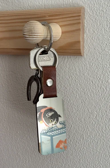 Brelok Kot i złota rybka Ohara Koson