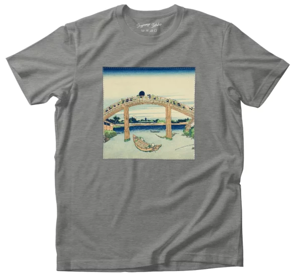 Koszulka z naszywką Pod mostem Mannen w Fukagawa Katsushika Hokusai