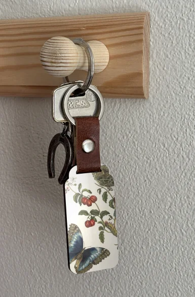 Brelok Great Blue Butterflies and Red Fruits Maria Sibylla Merian