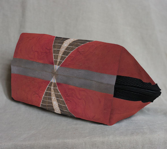 Kosmetyczka No. 2, Ołtarz Hilma af Klint