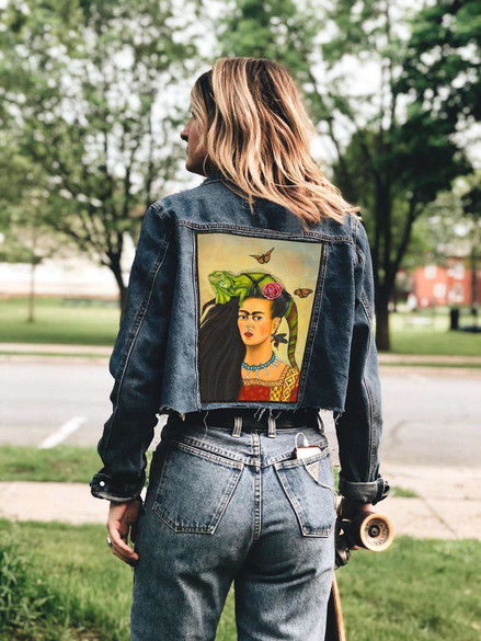 Ekran Frida z legwanem – portret inspirowany Fridą Kahlo