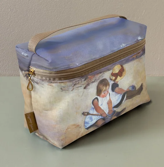 Kosmetyczka kuferek Dziewczynki bawiące się na plaży Mary Cassatt