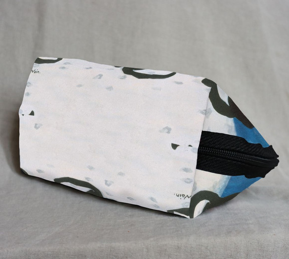 Kosmetyczka Czarne koty na śniegu Louis Wain