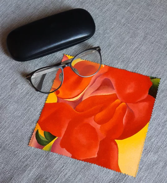 Ściereczka do okularów czerwona kanna Georgia O’Keeffe