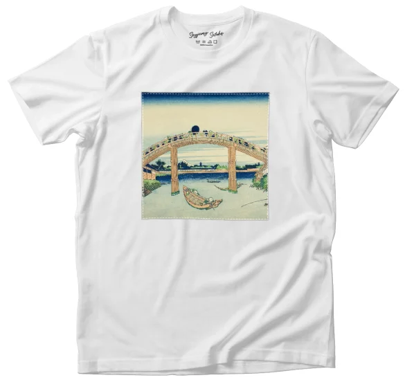 Koszulka z naszywką Pod mostem Mannen w Fukagawa Katsushika Hokusai