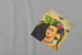 Koszulka z kieszonką Frida z legwanem – portret inspirowany Fridą Kahlo