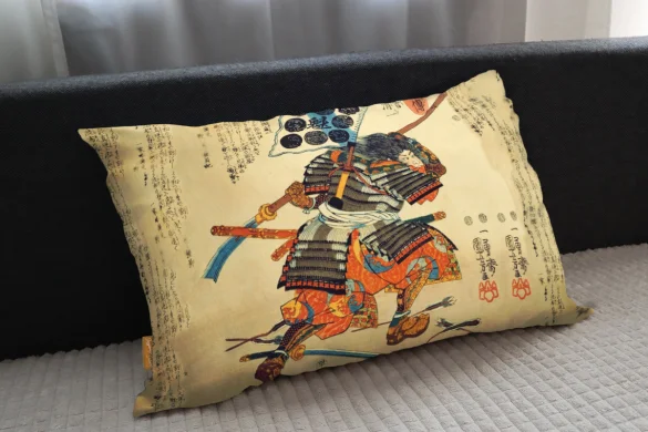 Poduszka Samuraj Kiyokazu z naginatą Utagawa Kuniyoshi