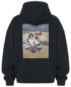 Bluza oversize Dziewczynki bawiące się na plaży Mary Cassatt