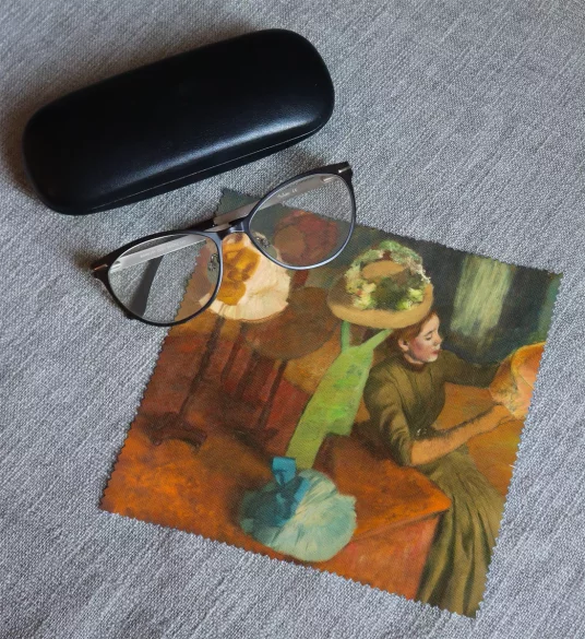 Ściereczka do okularów Sklep z kapeluszami Edgar Degas
