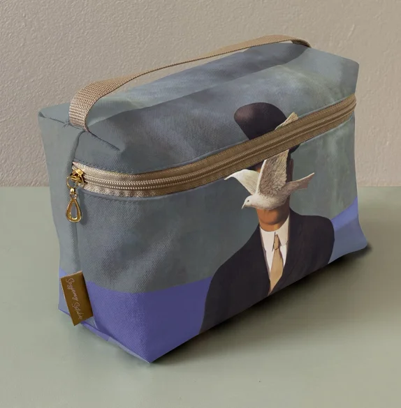 Kosmetyczka kuferek Mężczyzna w meloniku René Magritte