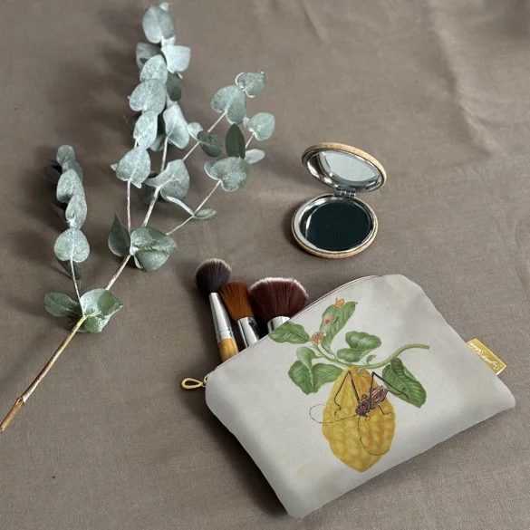 Kosmetyczka mini Cytryna z gąsienicą małpy i chrząszczem harlekin Maria Sibylla Merian