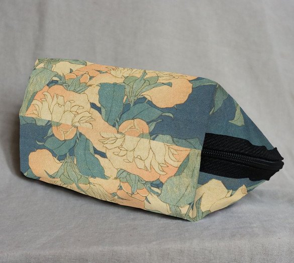 Kosmetyczka Kanarek i piwonia Katsushika Hokusai