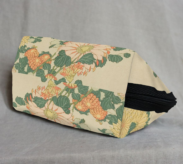 Kosmetyczka Chryzantemy i pszczoła Katsushika Hokusai