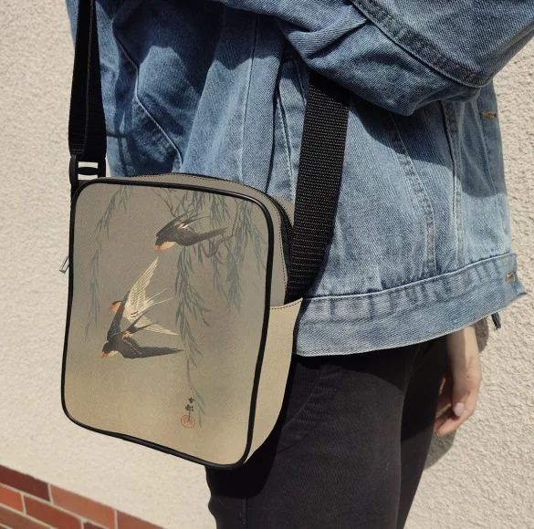 Torba Listonoszka Trzy jaskółki rdzawoczerwone podczas nurkowania Ohara Koson