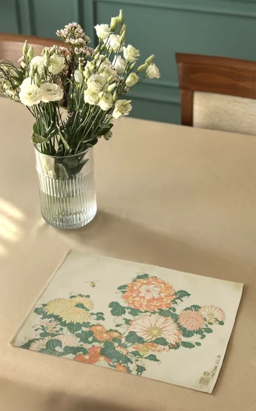 Podkładka na stół Chryzantemy i pszczoła Katsushika Hokusai