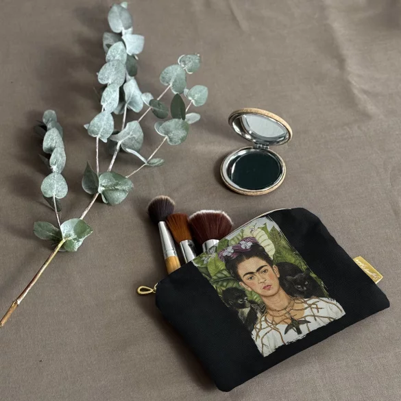 Kosmetyczka mini Autoportret z cierniowym naszyjnikiem i kolibrem Frida Kahlo