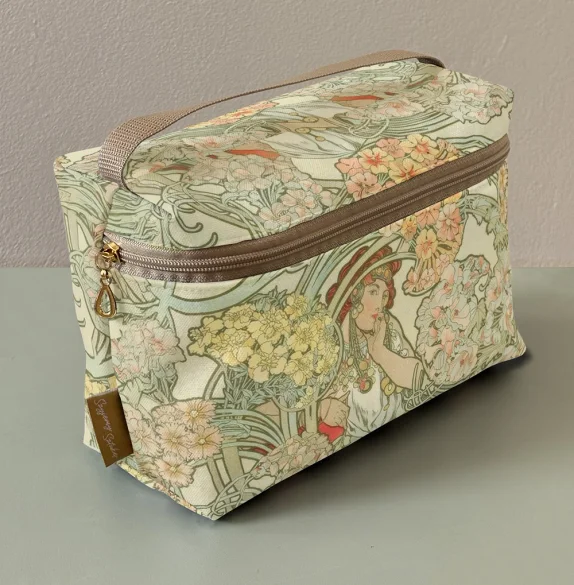 Kosmetyczka kuferek Langage des fleurs (Język kwiatów) Alfons Mucha