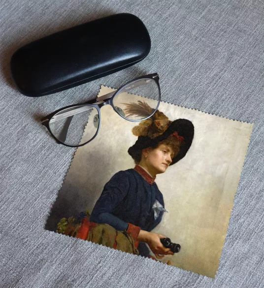 Ściereczka do okularów Kobieta z lornetką Anna Bilińska-Bohdanowiczowa