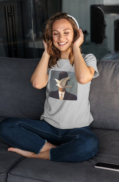 Bluzka damska z naszywką Mężczyzna w meloniku René Magritte