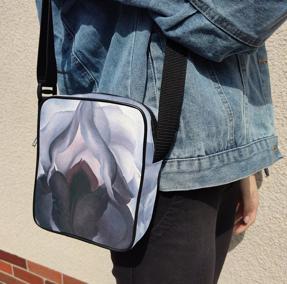 Torba listonoszka Czarna Iris III Georgia O’Keeffe