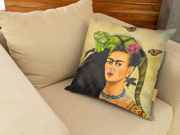 Poduszka Frida z legwanem – portret inspirowany Fridą Kahlo