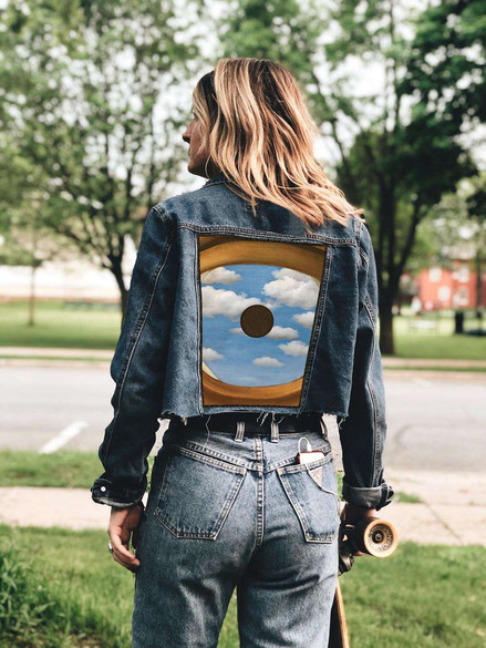 Ekran Fałszywe lustro René Magritte