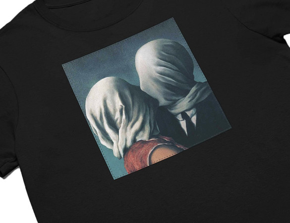 Koszulka z naszywką Kochankowie René Magritte