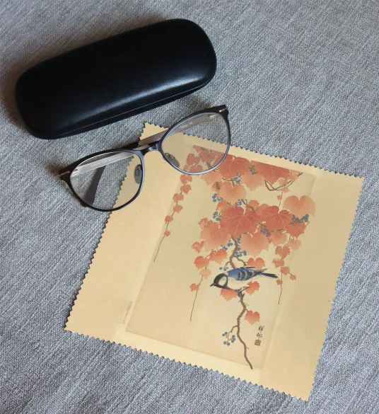 Ściereczka do okularów Sikora bogatka na gałęzi paulowni Ohara Koson