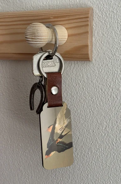 Brelok Trzy jaskółki rdzawoczerwone podczas nurkowania Ohara Koson