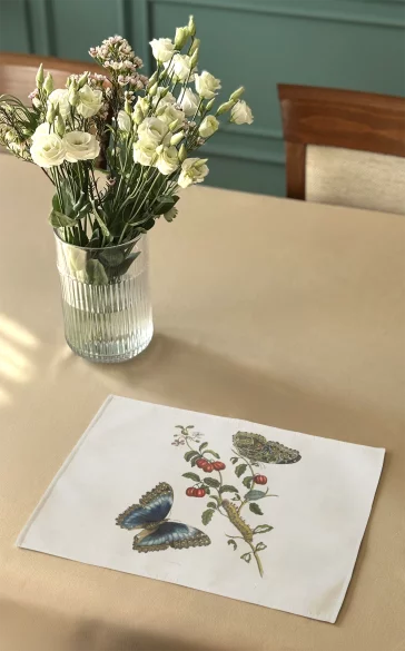 Podkładka na stół Great Blue Butterflies and Red Fruits Maria Sibylla Merian