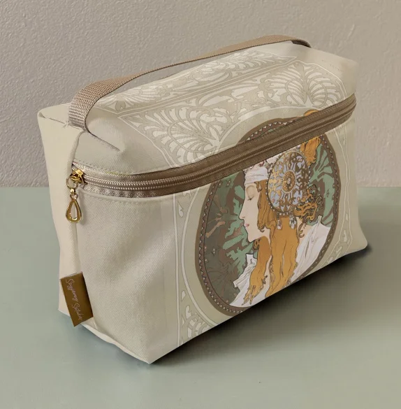 Kosmetyczka kuferek Bizantyjskie głowy: blondynka Alfons Mucha