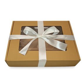 Pudełko prezentowe z okienkiem z kokardką