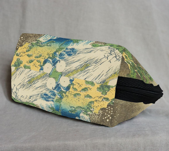 Kosmetyczka Wodospady Yoro w prowincji Mino Katsushika Hokusai