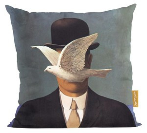 Poduszka Mężczyzna w meloniku René Magritte