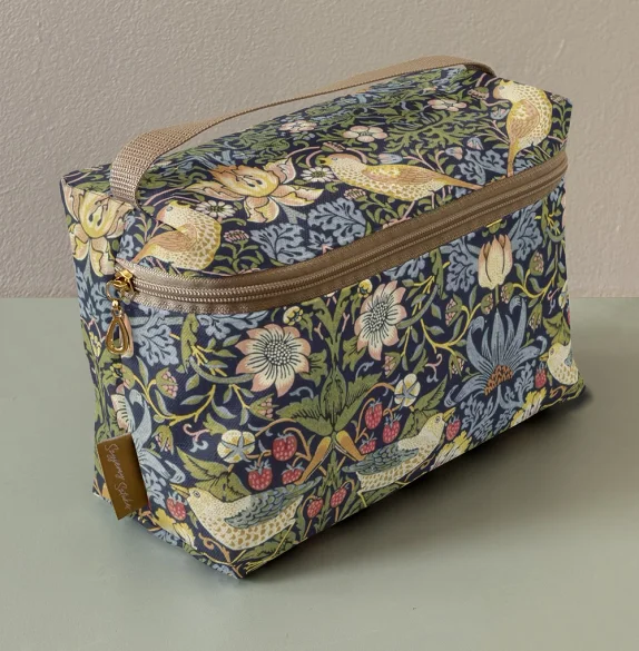 Kosmetyczka kuferek Kradzież truskawek William Morris