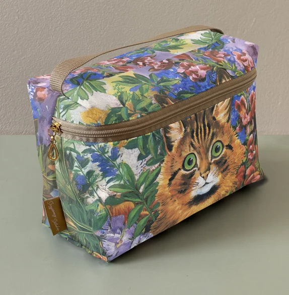 Kosmetyczka kuferek Studium kota Louis Wain