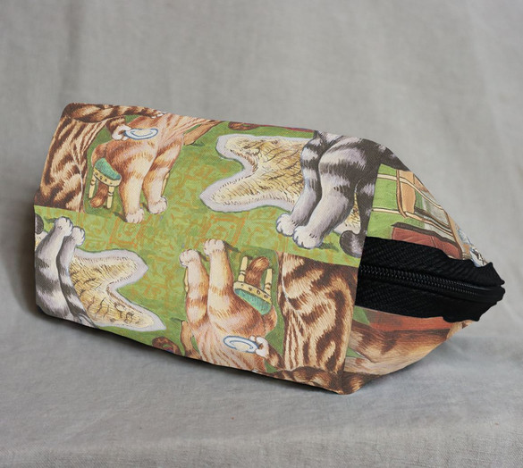 Kosmetyczka Herbata dla kota Louis Wain