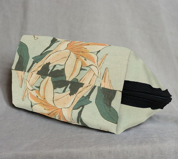 Kosmetyczka Lilie Katsushika Hokusai