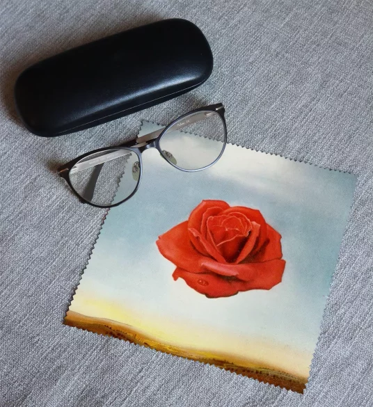 Ściereczka do okularów Róża medytacyjna Salvador Dali