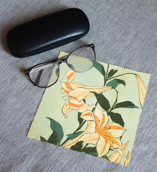 Ściereczka do okularów Lilie Katsushika Hokusai