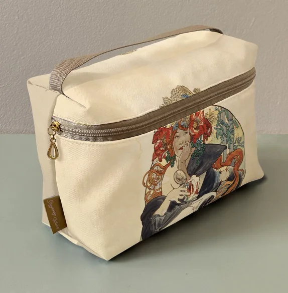 Kosmetyczka kuferek Bières De La Meuse (Piwo z mezy) Alfons Mucha