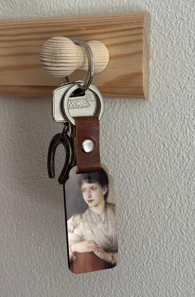 Brelok Portret kobiety w białej sukni Olga Boznańska