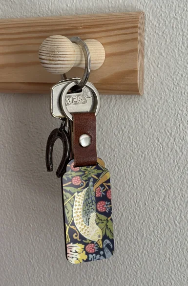 Brelok Kradzież truskawek William Morris