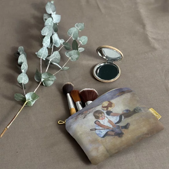 Kosmetyczka mini Dziewczynki bawiące się na plaży Mary Cassatt