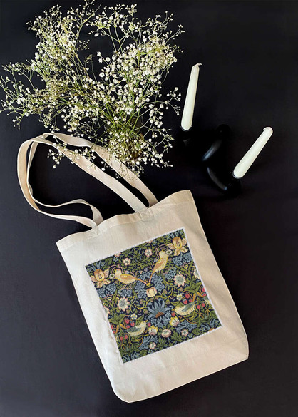 Torba z naszywką Kradzież truskawek William Morris