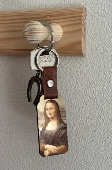 Brelok L.H.O.O.Q. Marcel Duchamp