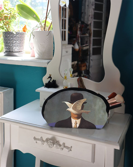 Kosmetyczka Mężczyzna w meloniku René Magritte